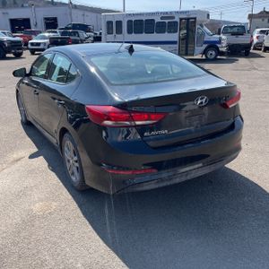 HYUNDAI ELANTRA VALUE EDITION - 5