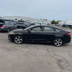 FORD FUSION SE - 3