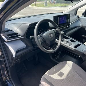 2025 Toyota SIENNA LE 8-PASSENGER 照片 35
