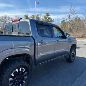 NISSAN FRONTIER SV - 9