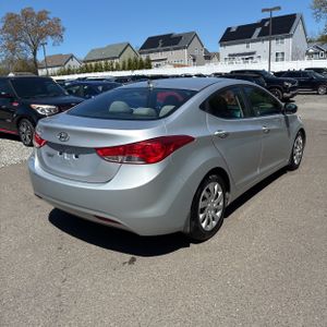 HYUNDAI ELANTRA GLS - 8