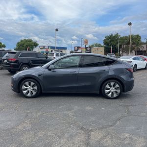 TESLA MODEL Y LONG RANGE - 3