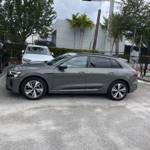AUDI Q8 E-TRON QUATTRO PREMIUM - 3