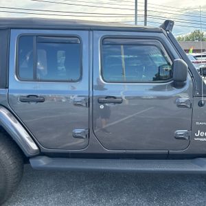 صورة 11 لـ 2022 JEEP WRANGLER UNLIMITED SAHARA