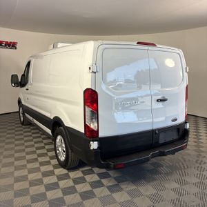 FORD TRANSIT 150 - 4