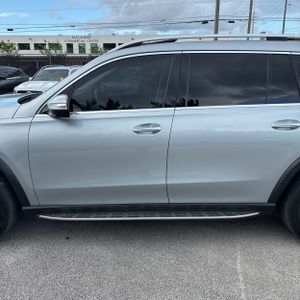 MERCEDES-BENZ GLS - 4