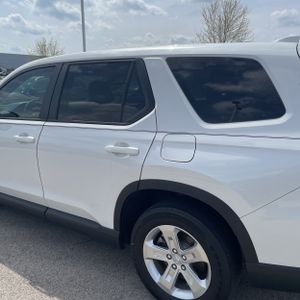 HONDA PILOT LX - 6