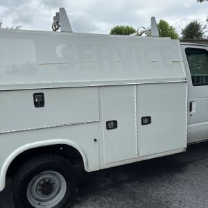 FORD E-350 CUTAWAY - 9