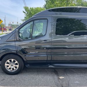 FORD TRANSIT 150 - 4