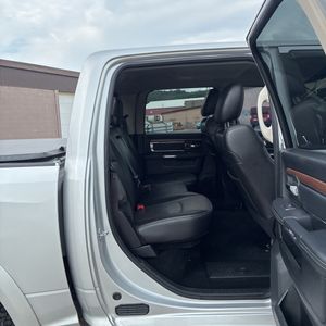 صورة مصغرة 29 لـ 2015 RAM 1500 LARAMIE