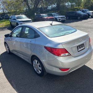 HYUNDAI ACCENT - 5