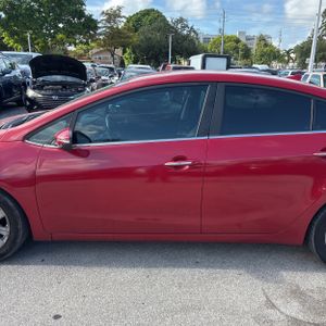 صورة 4 لـ 2015 KIA FORTE EX