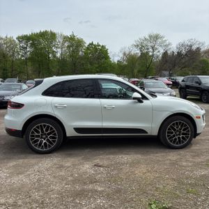 PORSCHE MACAN BASE - 10