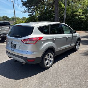 FORD ESCAPE SE - 8
