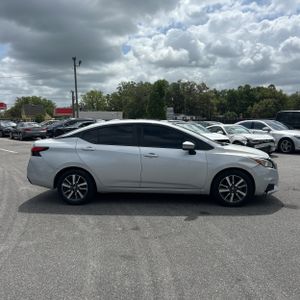 Nissan Versa SV - 10