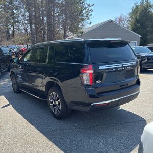 CHEVROLET SUBURBAN LS - 5