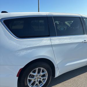 CHRYSLER PACIFICA TOURING L - 9