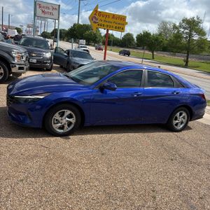 HYUNDAI ELANTRA SE - 3