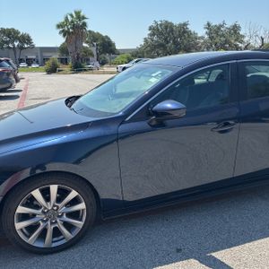 2021 Mazda MAZDA3 SEDAN PREFERRED photo 2