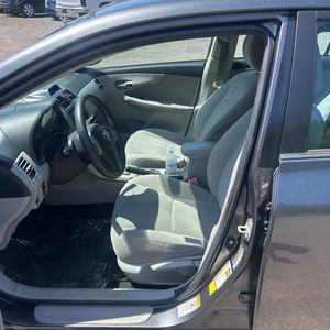 2013 Toyota COROLLA LE — миниатюра 32