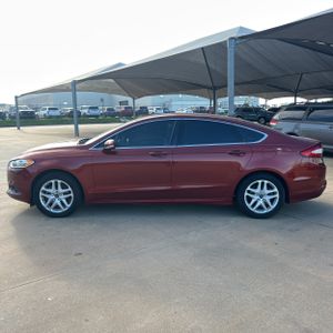 FORD FUSION SE - 3