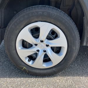 صورة مصغرة 19 لـ 2024 Toyota RAV4 LE
