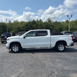 2022 Chevrolet SILVERADO 1500 LT 照片 3
