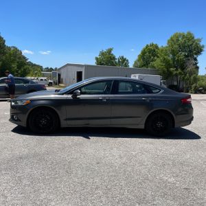 FORD FUSION SE - 3
