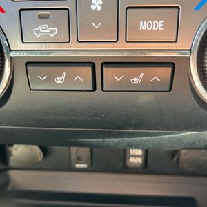 2019 Toyota TUNDRA LIMITED photo 60