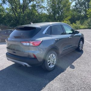 صورة 8 لـ 2022 FORD ESCAPE SE