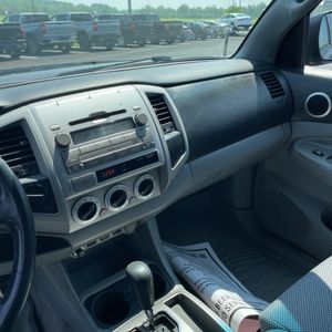 2011 Toyota TACOMA V6 thumbnail 35