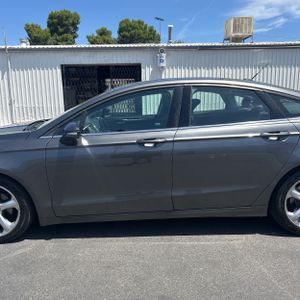 FORD FUSION SE - 4