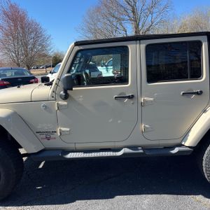 JEEP WRANGLER UNLIMITED SAHARA - 4