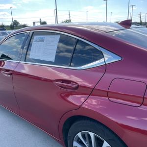صورة 6 لـ 2022 Lexus ES 350 BASE