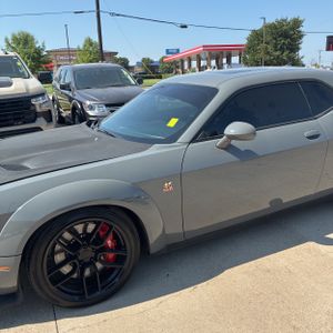 صورة 2 لـ 2019 Dodge CHALLENGER R/T SCAT PACK