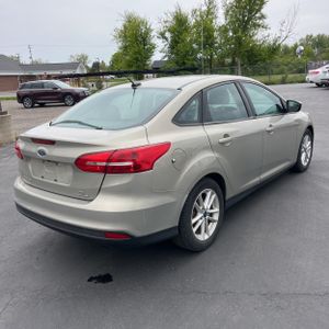 FORD FOCUS SE - 8