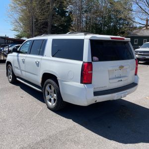 CHEVROLET SUBURBAN LT - 4