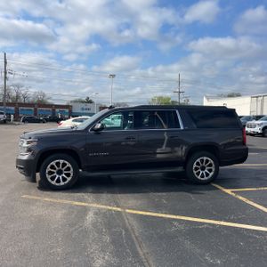 CHEVROLET SUBURBAN LT - 3