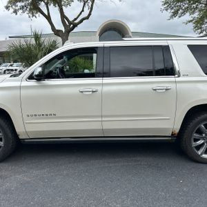 CHEVROLET SUBURBAN - 4