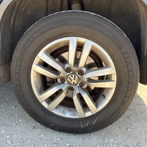 2012 Volkswagen TIGUAN S 照片 18
