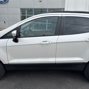 FORD ECOSPORT SE - 4
