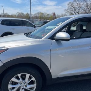 HYUNDAI TUCSON SE - 2