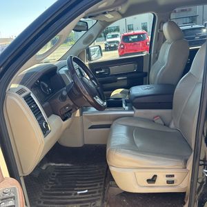 صورة مصغرة 32 لـ 2015 RAM 1500 LARAMIE