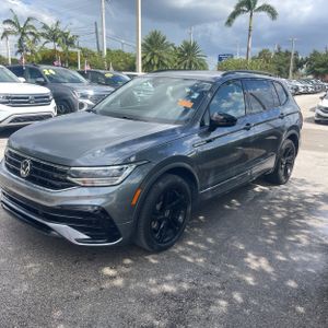 صورة 1 لـ 2024 Volkswagen TIGUAN SE R-LINE BLACK