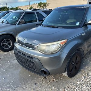 صورة 41 لـ 2014 KIA SOUL BASE