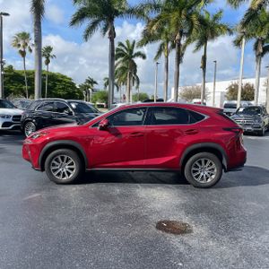 Lexus NX 300 Base - 3