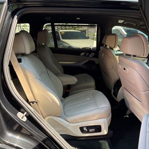 صورة 35 لـ 2021 BMW X7 M50I