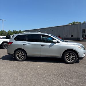 2014 Nissan PATHFINDER SV 照片 10