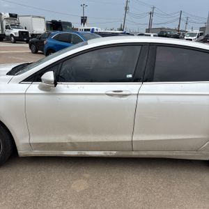 FORD FUSION SE - 4