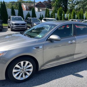 2018 KIA OPTIMA LX photo 2